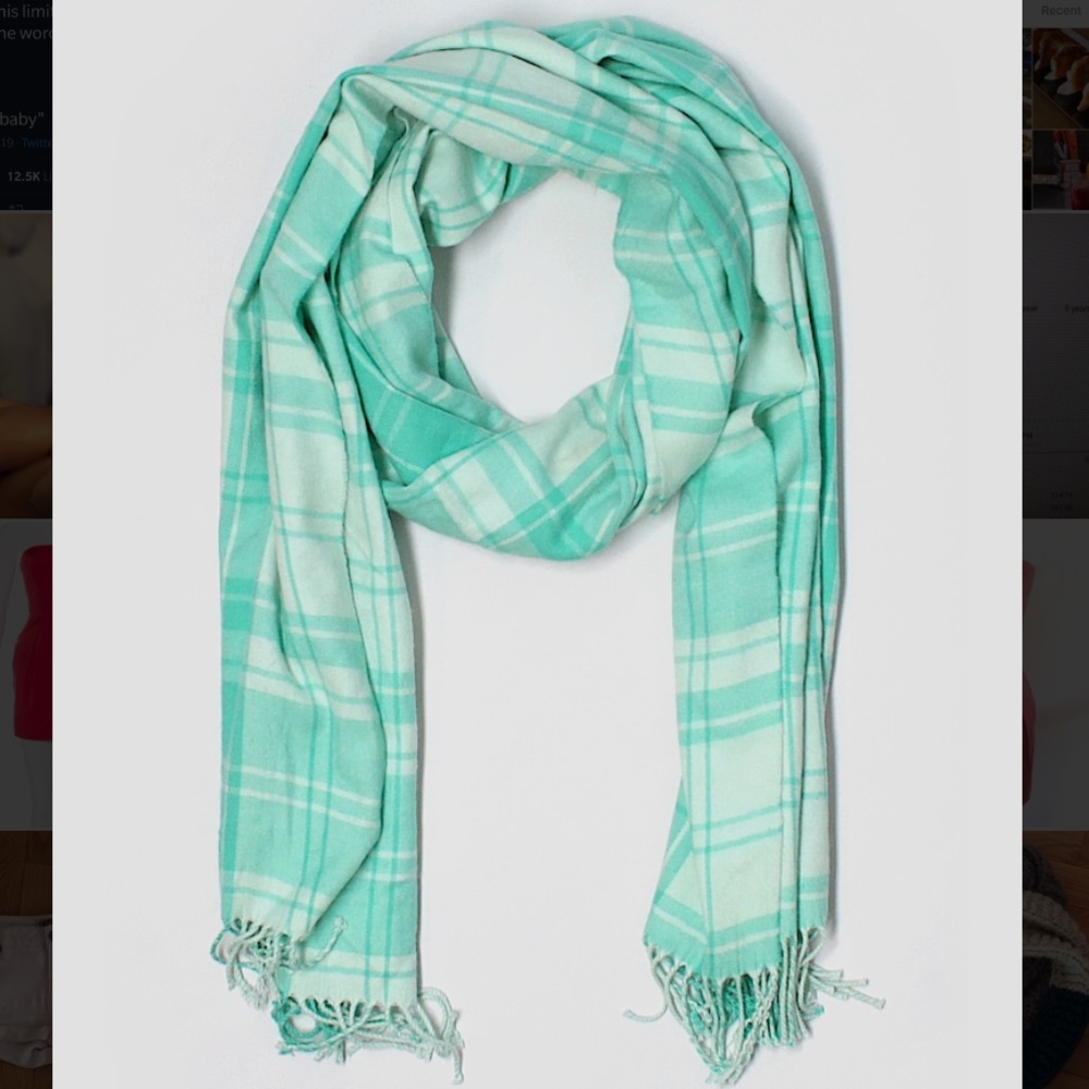 New GAP Plaid Green Scarf
